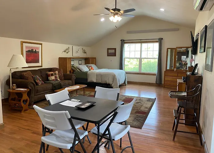 Majestic Retreat Studio