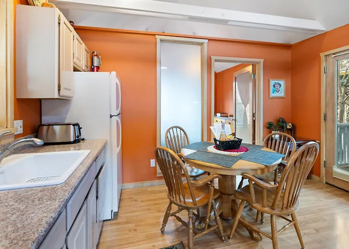 Bluemoon Vacation Rentals - Bluemoon Cottage