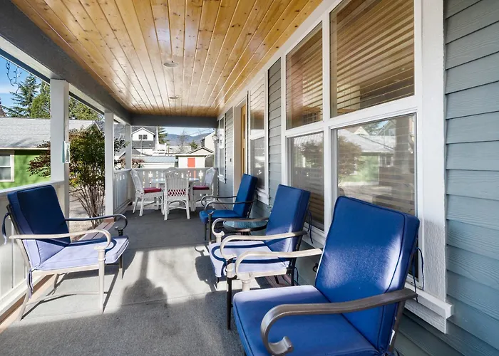 Pioneer Vacation Rentals - Pioneer Craftsman House