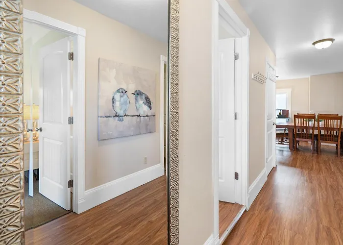 Pioneer Vacation Rentals - Pioneer North Suite Downtown Ashland