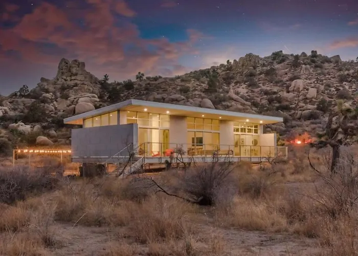 Hi-Desert Fade- Surrounded By Boulders W Cold Tub