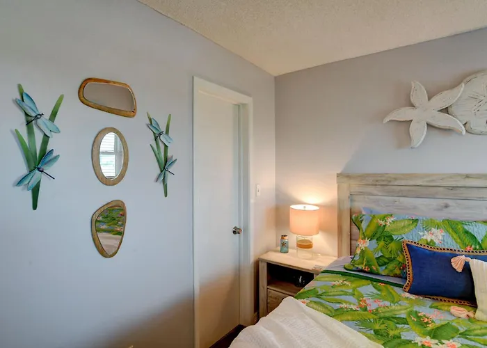 Venice Beach Views - 2 Bedroom