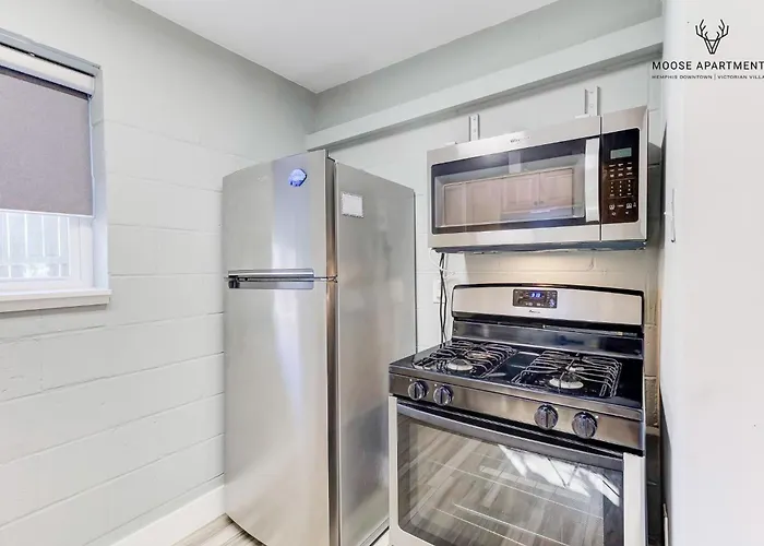 Modern Luxe Studio - Free Gated Parking - King Bed