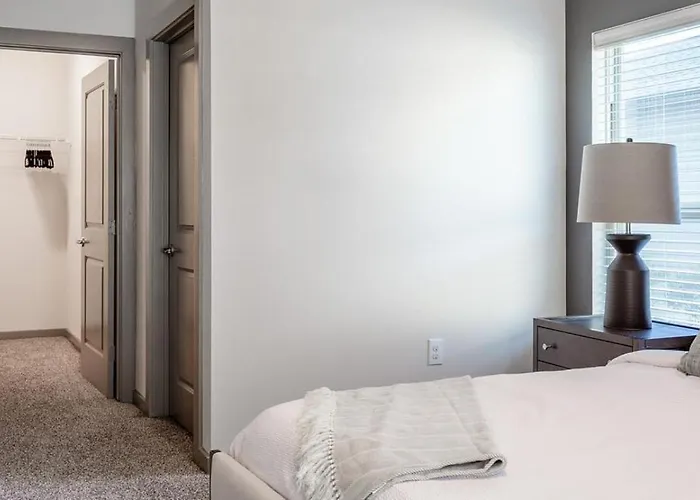 Landing Modern Apartment With Amazing Amenities