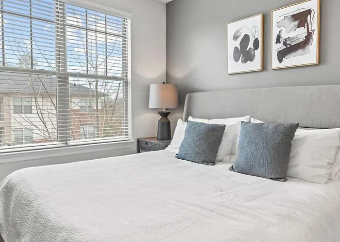Landing Modern Apartment With Amazing Amenities