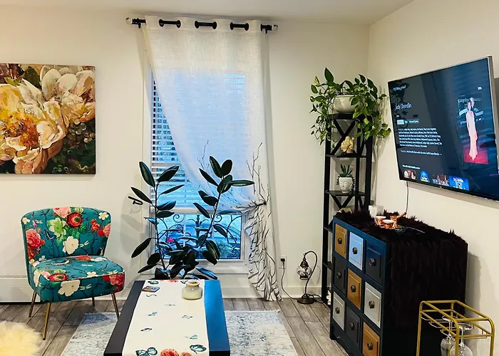 Eleni'S Charming Studio