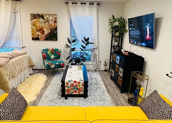 Eleni'S Charming Studio