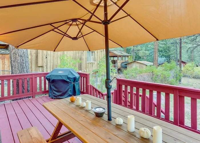 Cozy Wrightwood Cabin: Family & Pet Friendly!