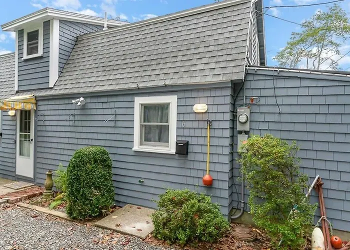 Walk To Good Harbor, Ocean Views, Open All Year!
