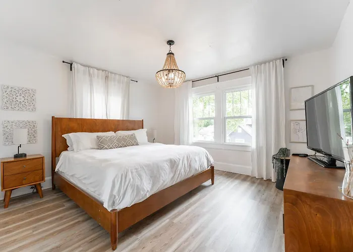 Cozy Home Near Fountain Square & 5 Min Lucas Oil
