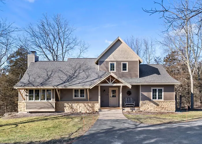 The Lodge, 'North Woods' Style, Boutique Galena Getaway!