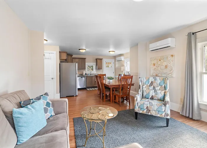 Pioneer Vacation Rentals - Pioneer North Suite Downtown Ashland