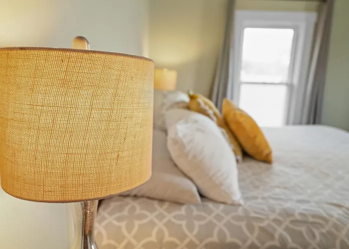 Pioneer Vacation Rentals - Pioneer North Suite Downtown Ashland