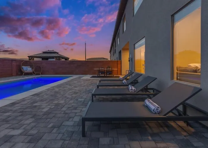 Zion Village Private Poolside Home