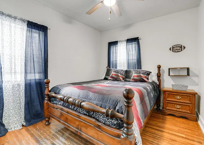 Niles Vacation Rental Near St Joseph River!