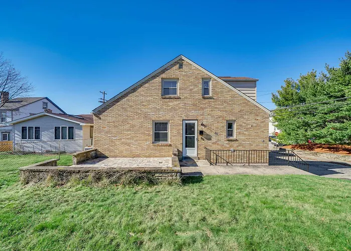 Cozy Pittsburgh Vacation Rental ~ 2 Mi To Downtown