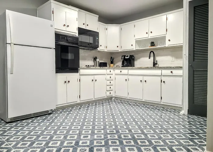 3Br Home 3 Mins To Airport And 11 Mins To Beach