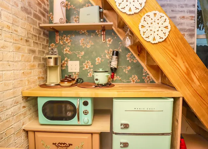 Miami Tiny Vintage Cottage