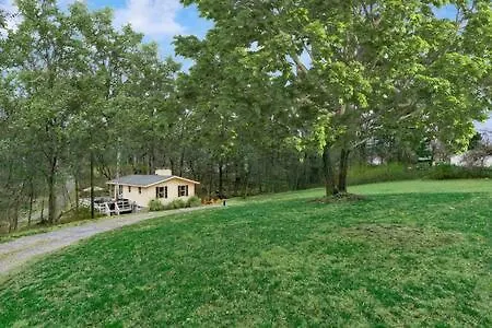Forest Chalet W Hot Tub & Bbq Grill