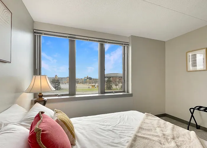 Downtown 1Br Walk To Casey'S Free Parking