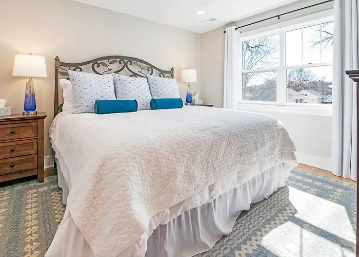 Family-Friendly 4Br Near Uni For An Easy Group Stay