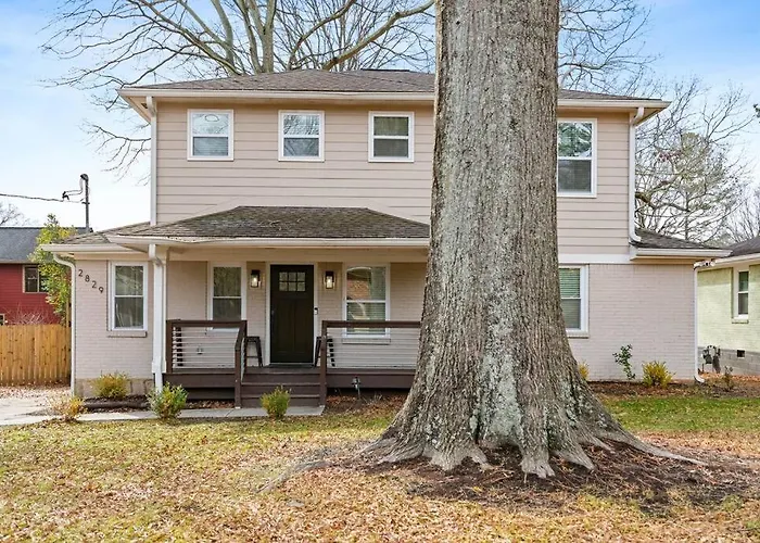 East Atlanta / Decatur Retreat With Fire-Pit