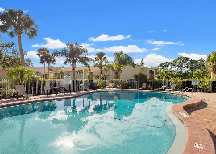 Cozy 2-Bedroom Condo In Prime Siesta Key Location