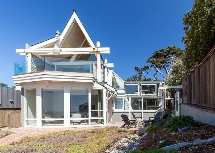 Walk To The Beach From This Ocean Front Home