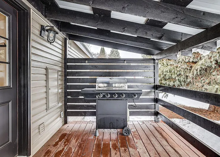 Downtown Cascade Vacation Rental < 1 Mi To Lake!