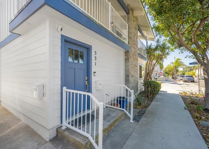 Brand New Modern Home By The Beach With Patio & Bbq