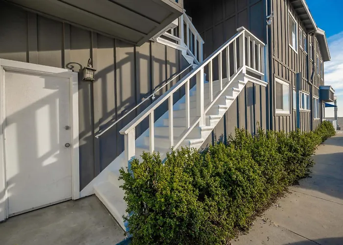 1 Bedroom Apartment In The Back Of Our Oceanfront Home