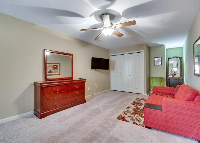 Pool Table & Patio: Cozy Lawrenceville Apt