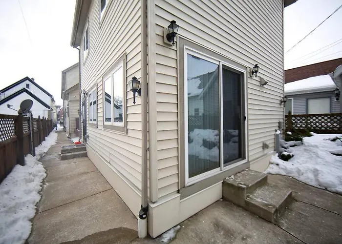 Tucked Away Off Brady - 4 Beds