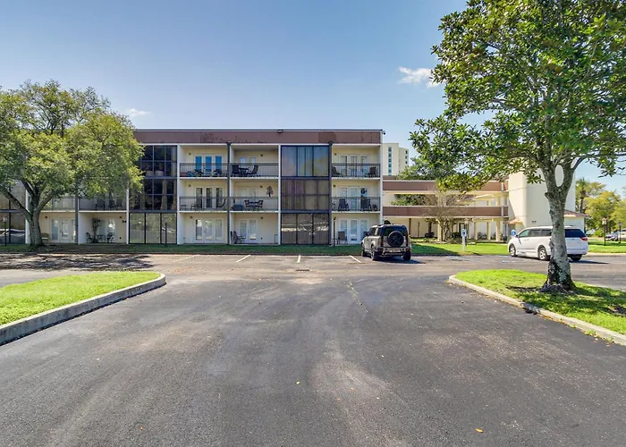 Biloxi Condo W/ Pool Access - Steps To Beach!