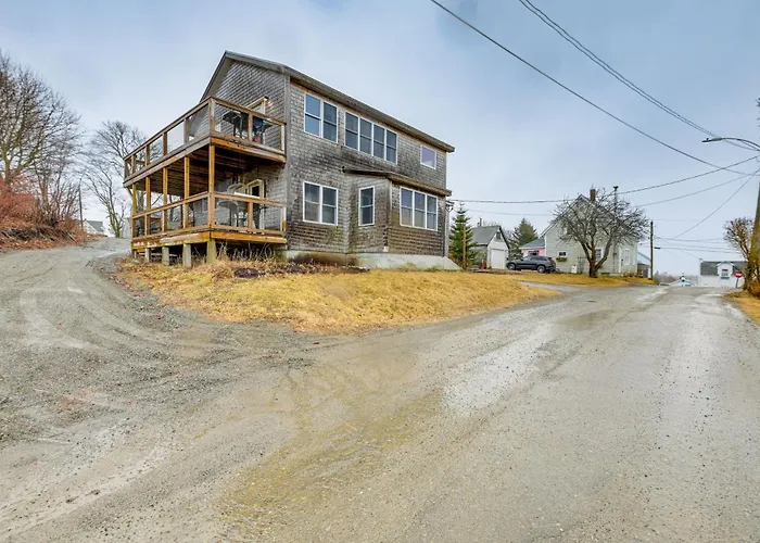 Newly Renovated Maine Retreat: Deck W/ Ocean View!