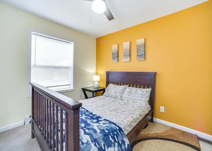 Cozy Lake Luzerne Home - 1 Mi To Wayside Beach!