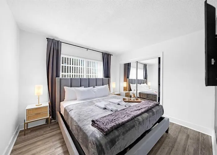 Stylish - Water View Condo - Palm Wave Says