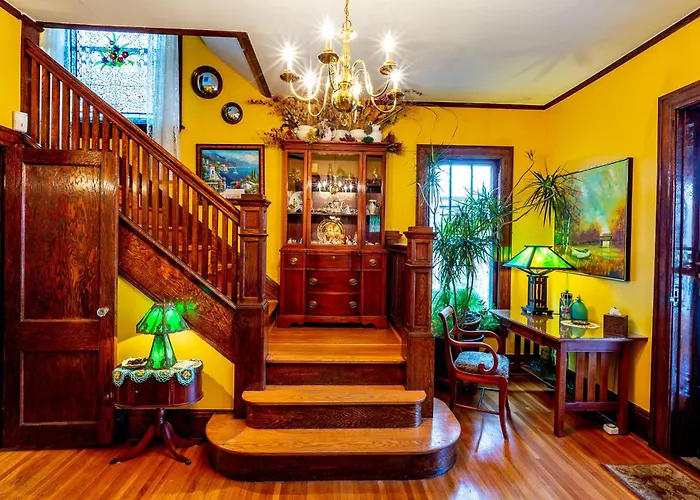 Mike & Allen'S Place On The Park_1