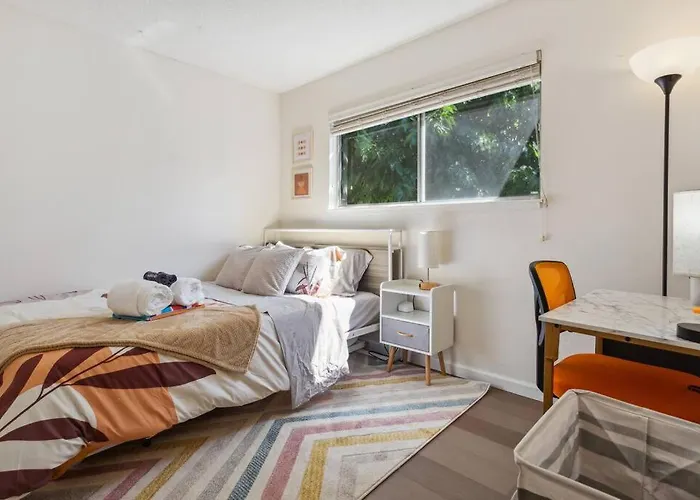 Westwood Spacious Stunning Retreat