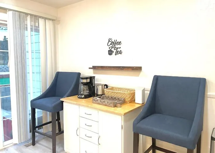 Large Monterey Bay House Close To Aquarium, Golf