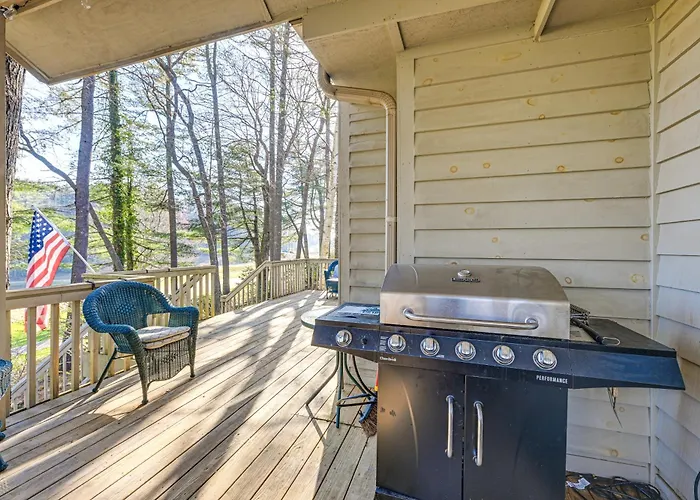 < 1 Mi To Marina: 'Ford Mountain Retreat' W/ Deck