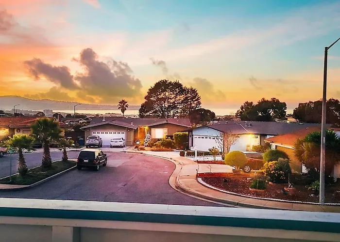 Large Monterey Bay House Close To Aquarium, Golf