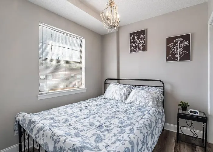 Downtown Columbia Apartment