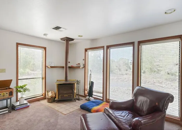 Mountain Home W/ A River In Back - Close To Skiing