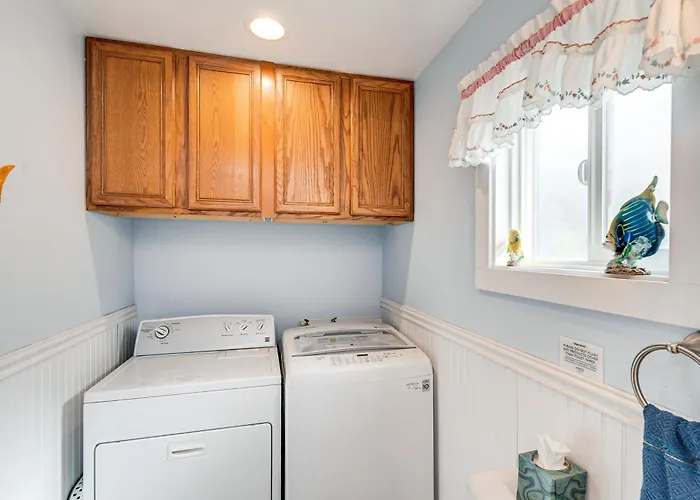 'Blackberry Cottage' W/ Yard Near Westport & Beach