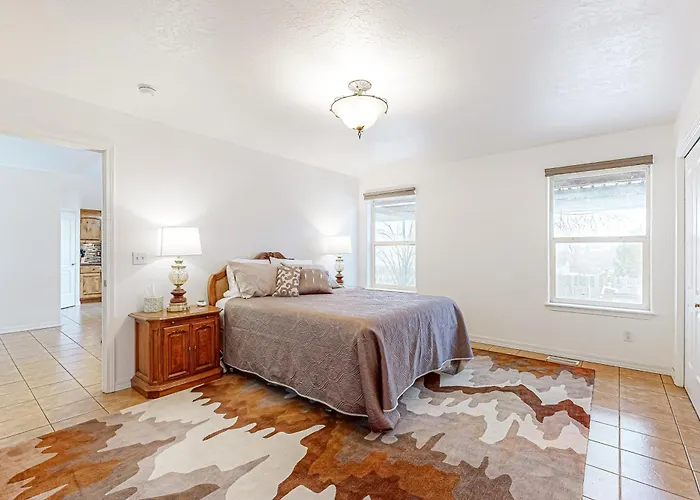 Mtn-View Pocatello Home Near Town & Trails