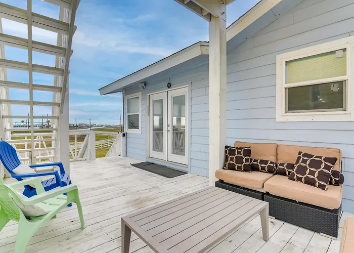 Modern Freeport Home W/ Views: Walk To Beach!