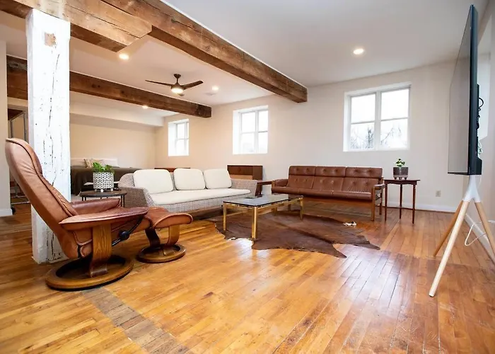 Farmville Modern Loft