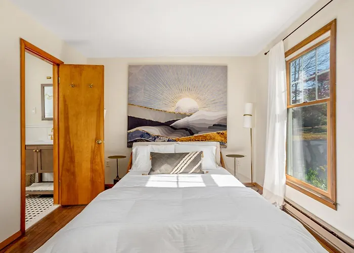 Catskills Delaware River Modern Colonial Getaway