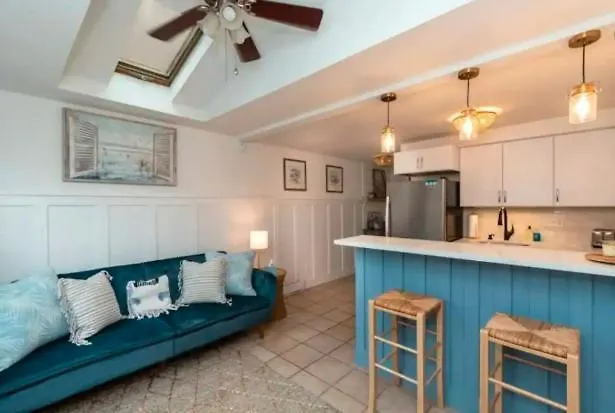 Cozy Margate Cottage - 3 Blocks To The Beach